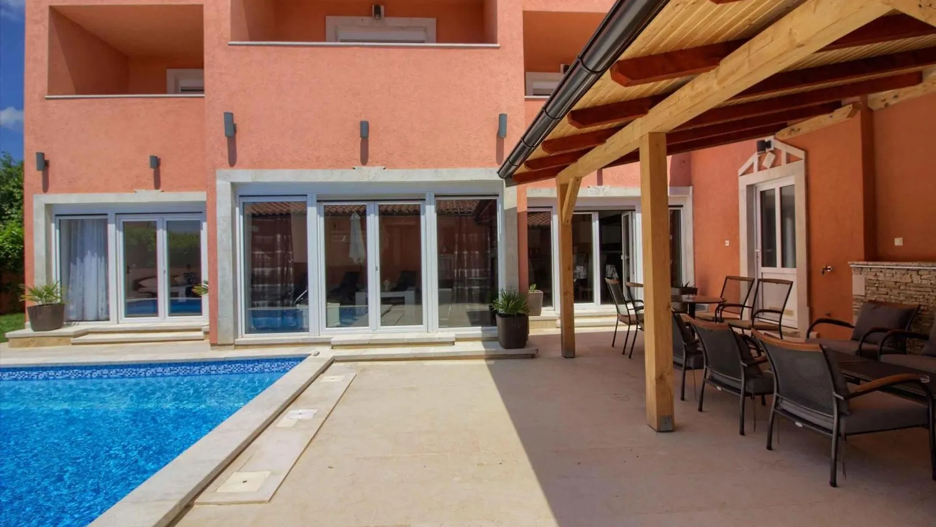 Ferienhaus Mit Privatpool Fuer 14 Personen Ca 360 Qm In Medulin, Istrien Suedkueste Von Istrien 0*, Medulin